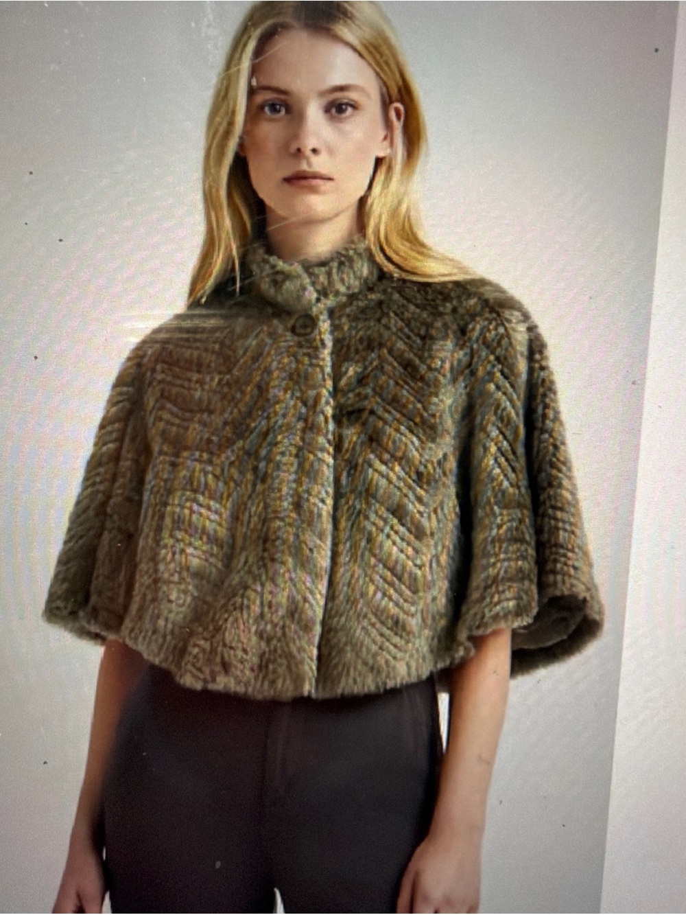 Sisters Outerwear NWT Faux Fur Luxury Short Cape Coat